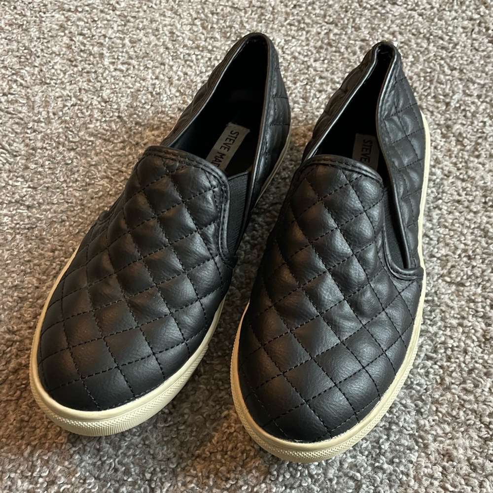 Steve Madden Quilted Ecentrcq Sneakers  Size 7